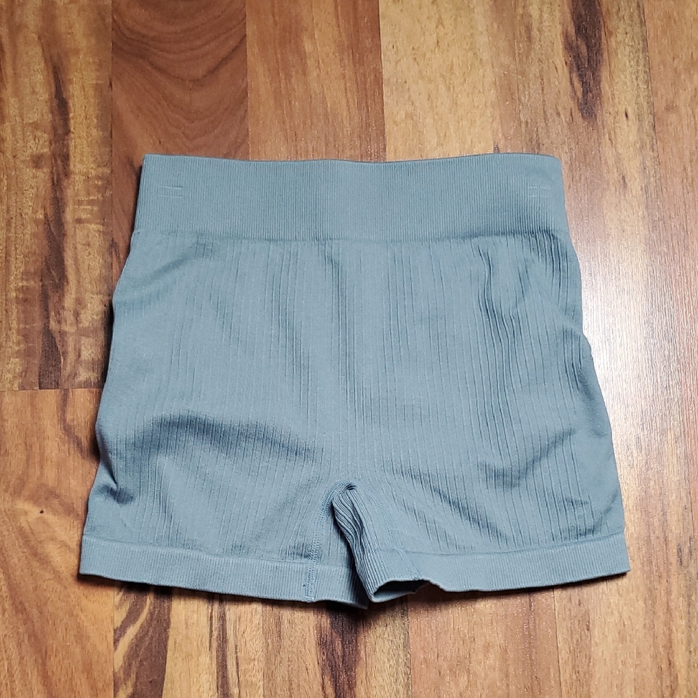 Bo+Tee Ribbed Athletic Workout Shorts